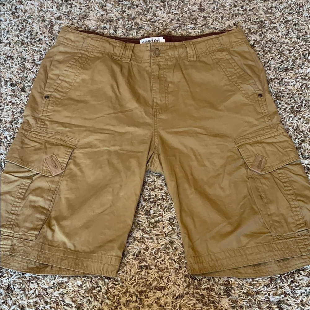 Seeded &  sewn khaki shorts